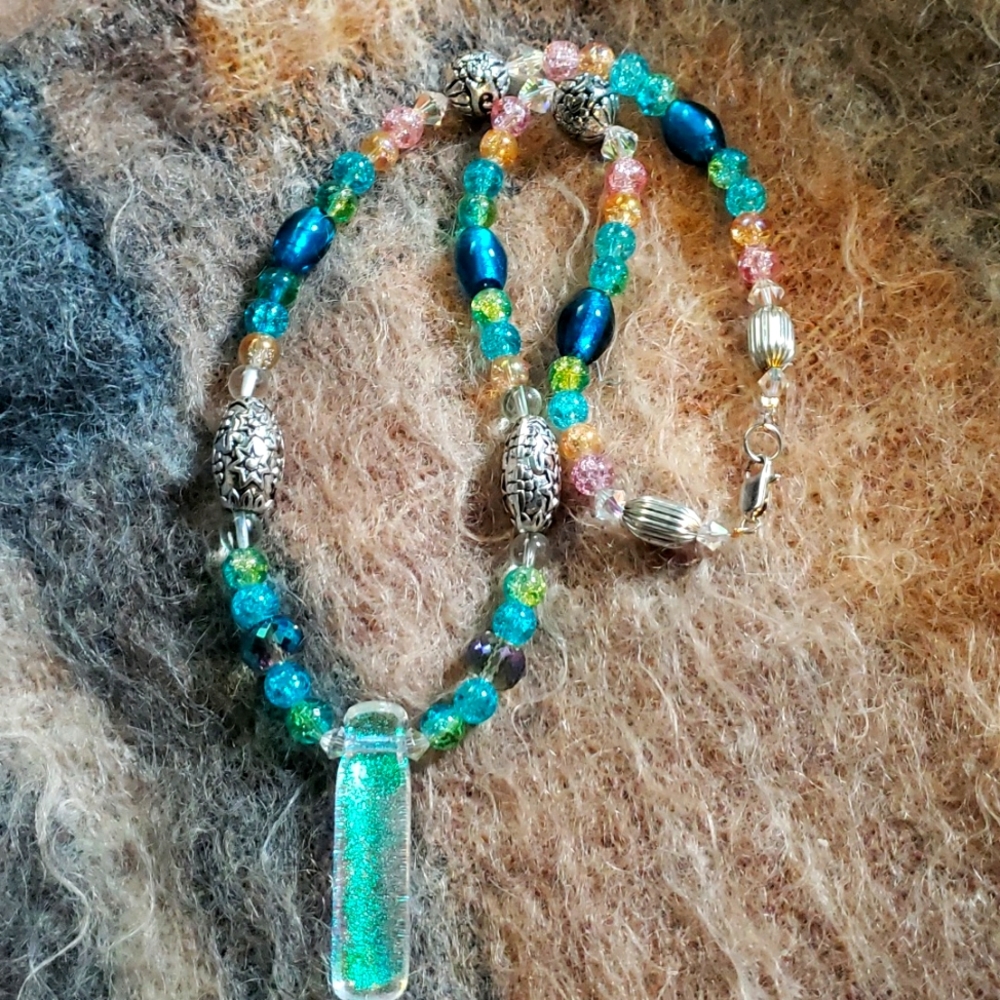 Glass necklace and pendent